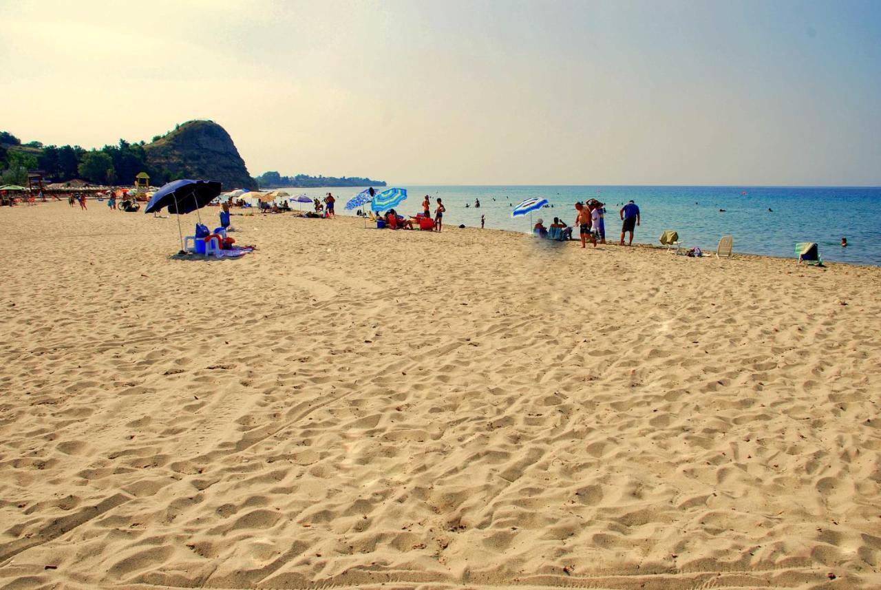 Seaside Apartment In Vergia Chalkidiki Luaran gambar