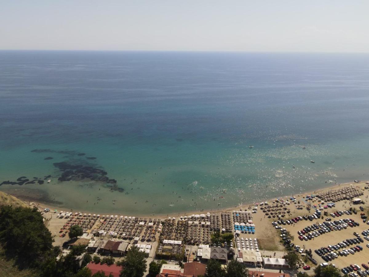 Seaside Apartment In Vergia Chalkidiki Luaran gambar